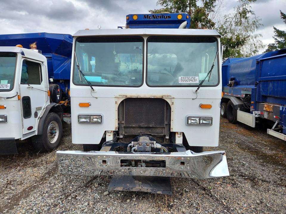 2017 Peterbilt 320 Refuse Truck
