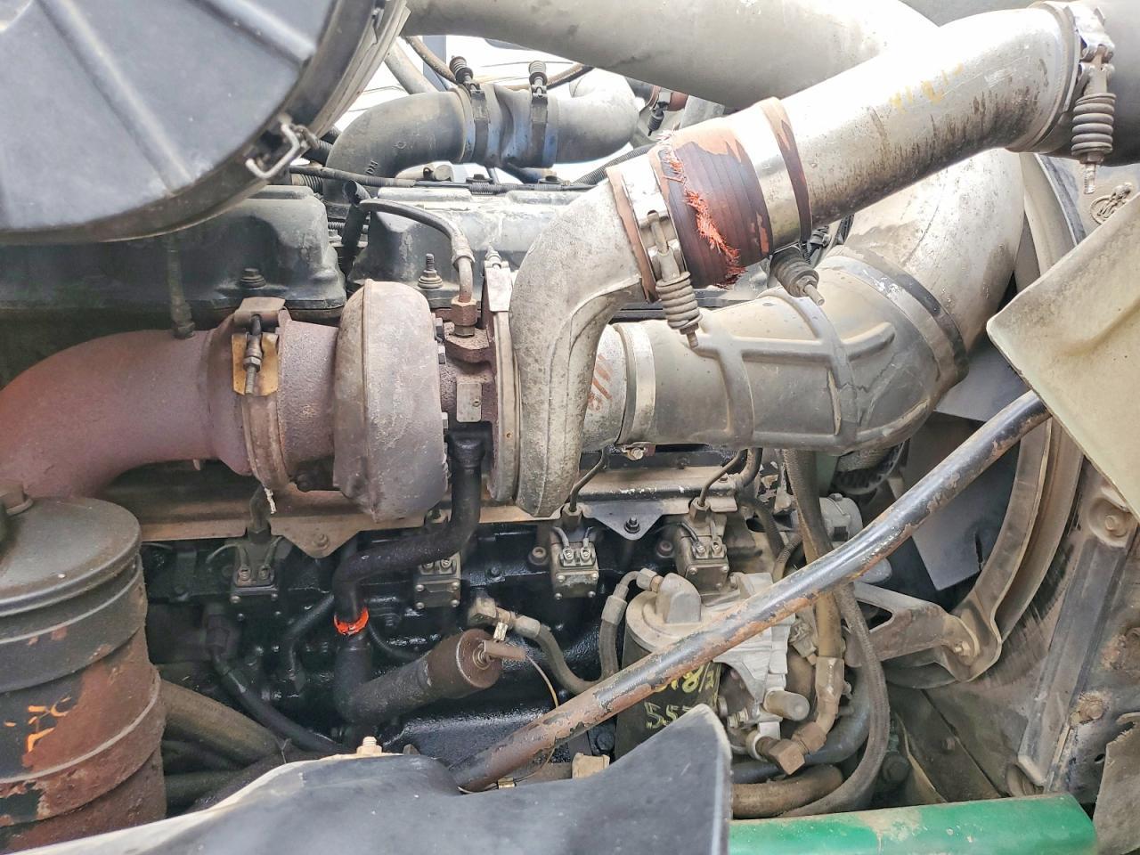 2004 Mack Granite Semi Truck