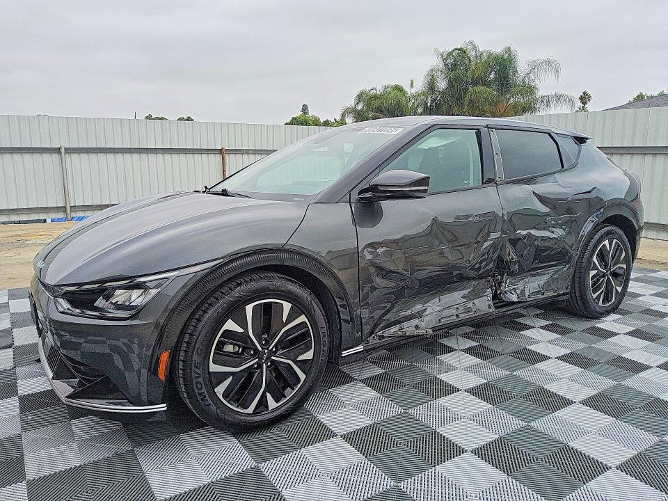 2023 KIA EV6 Wind