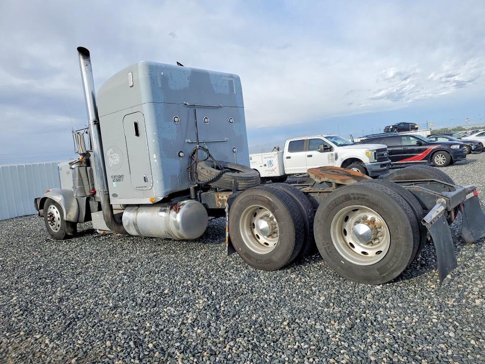 2000 Peterbilt 379