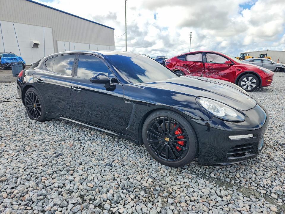 2014 Porsche Panamera 2