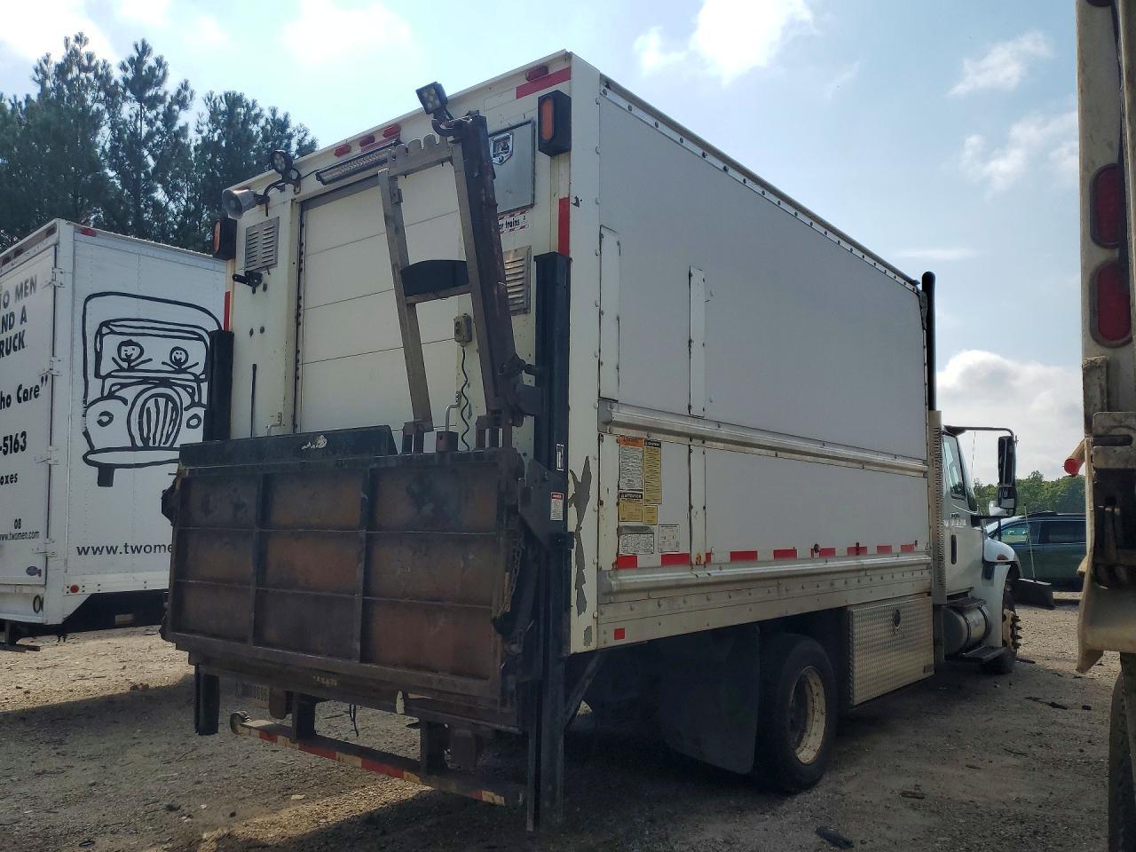 2015 International 4300 BOX Truck
