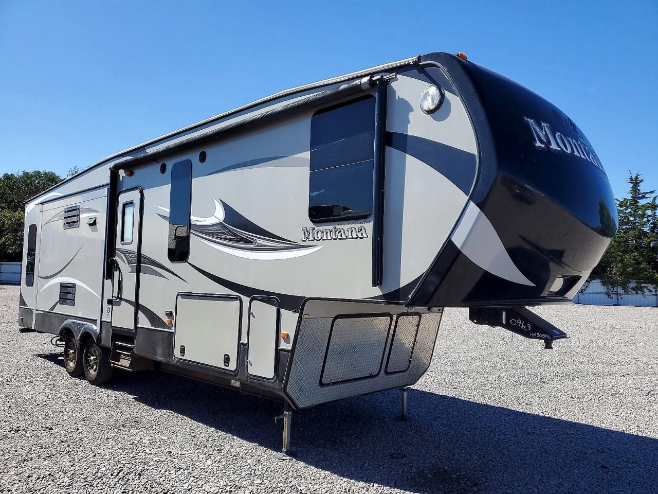 2015 Keystone Montana Camper