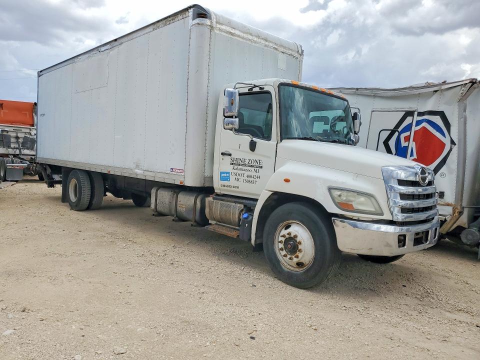 2013 Hino 258/268 BOX Truck