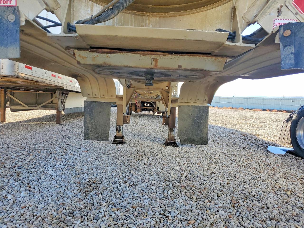 2013 Dragon Fuel Tank Trailer