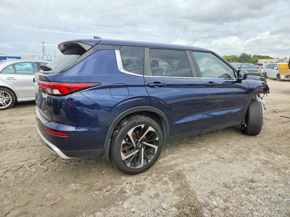 2023 Mitsubishi Outlander SE