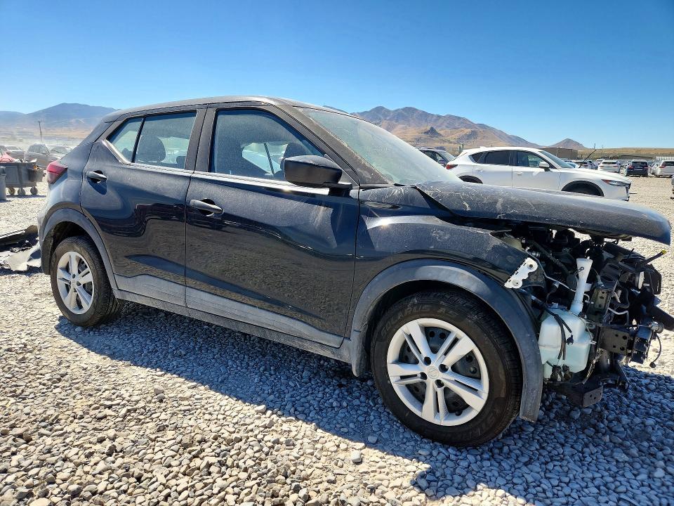 2021 Nissan Kicks S