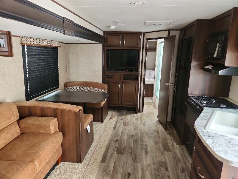 2018 Jaycee 265RLS
