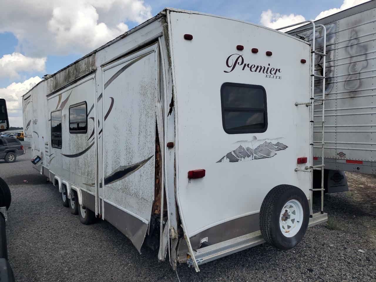 2013 Unknown 2013 HL Enterprise Premier Elite Camper