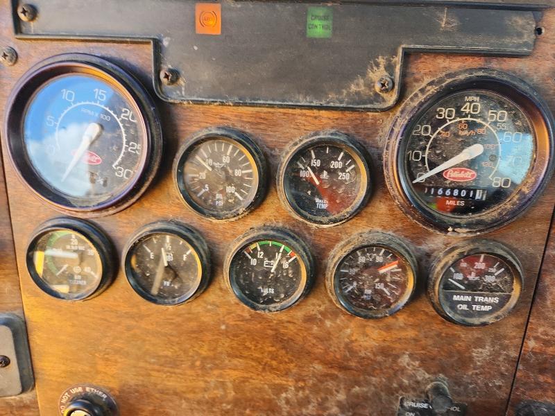 1999 Peterbilt 330 Toter Truck