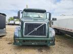 2013 Volvo VNL Semi Truck