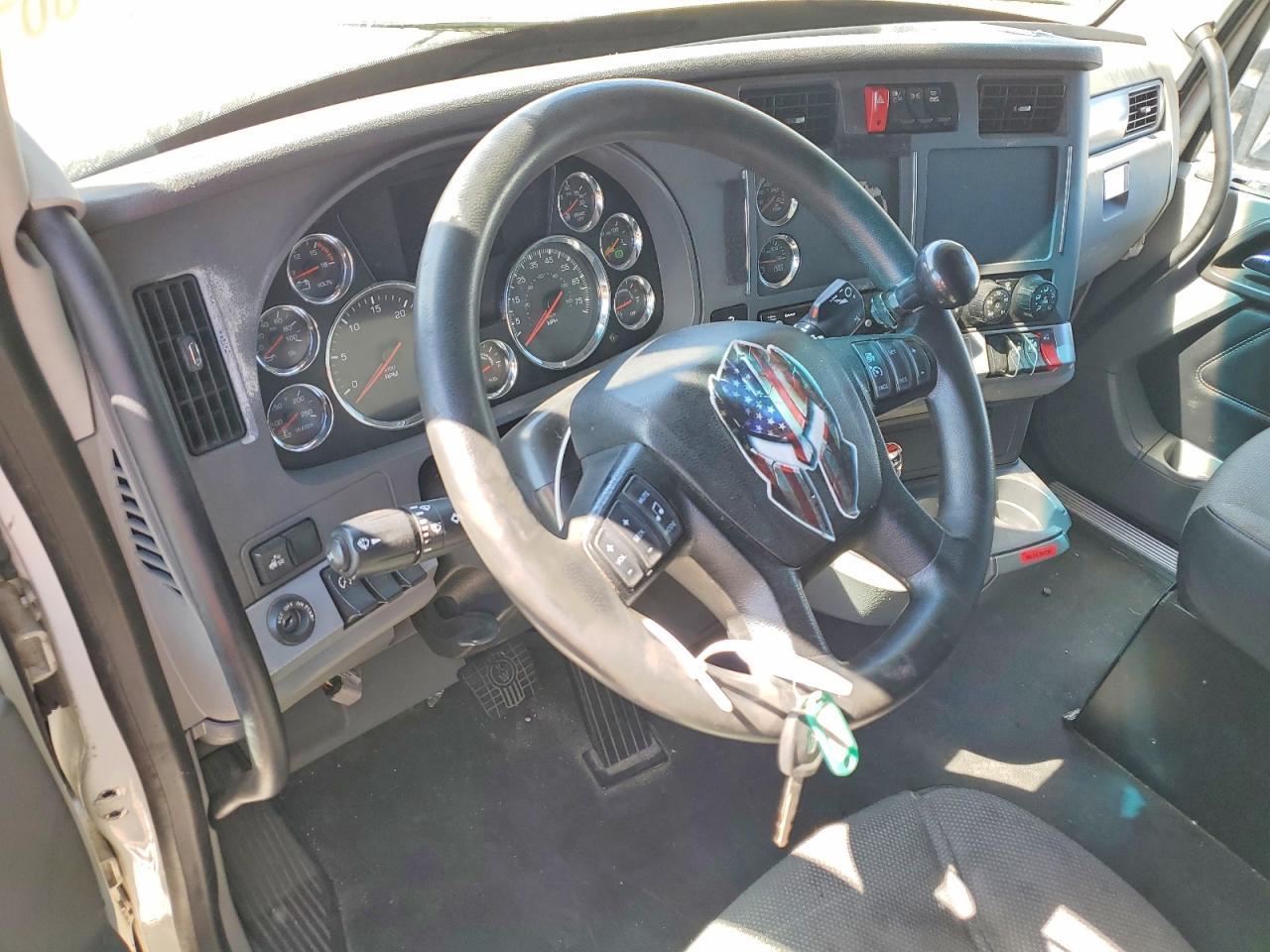 2022 Kenworth T680 Semi Truck