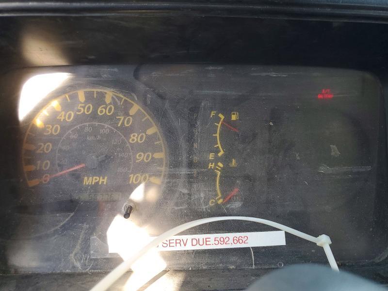 2005 Isuzu NPR