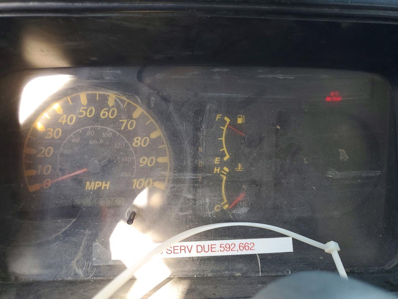 2005 Isuzu NPR