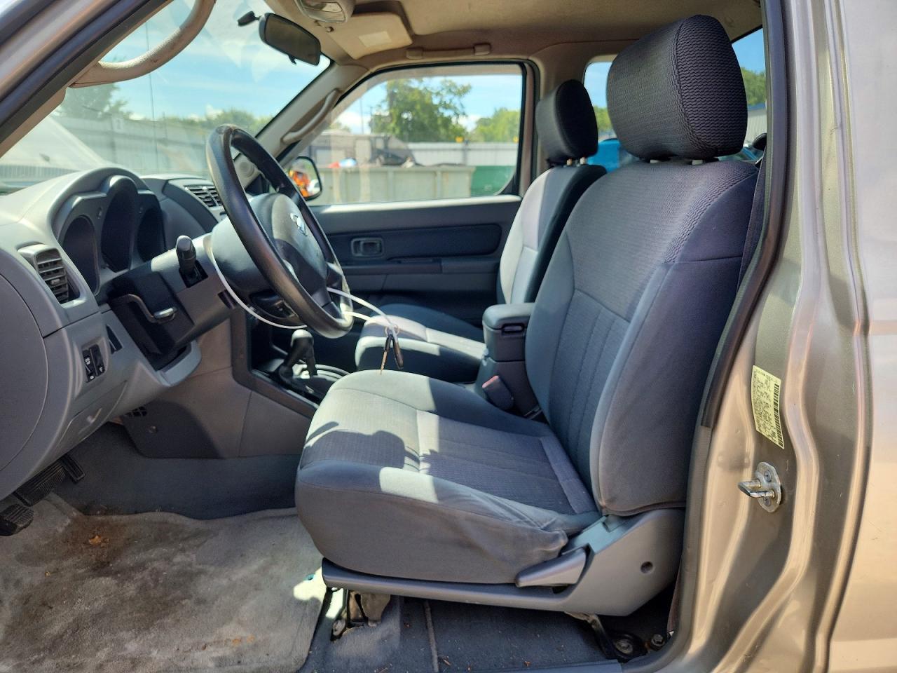 2004 Nissan Frontier XE-V6