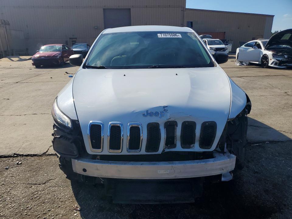 2015 Jeep Cherokee Sport