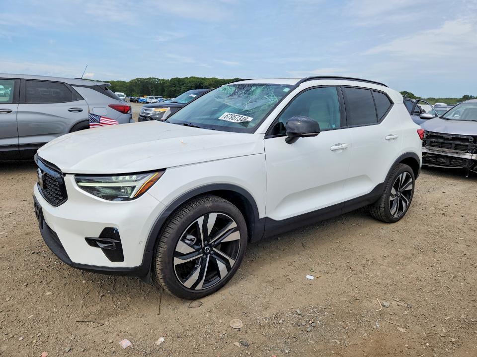 2025 Volvo Xc40 Plus