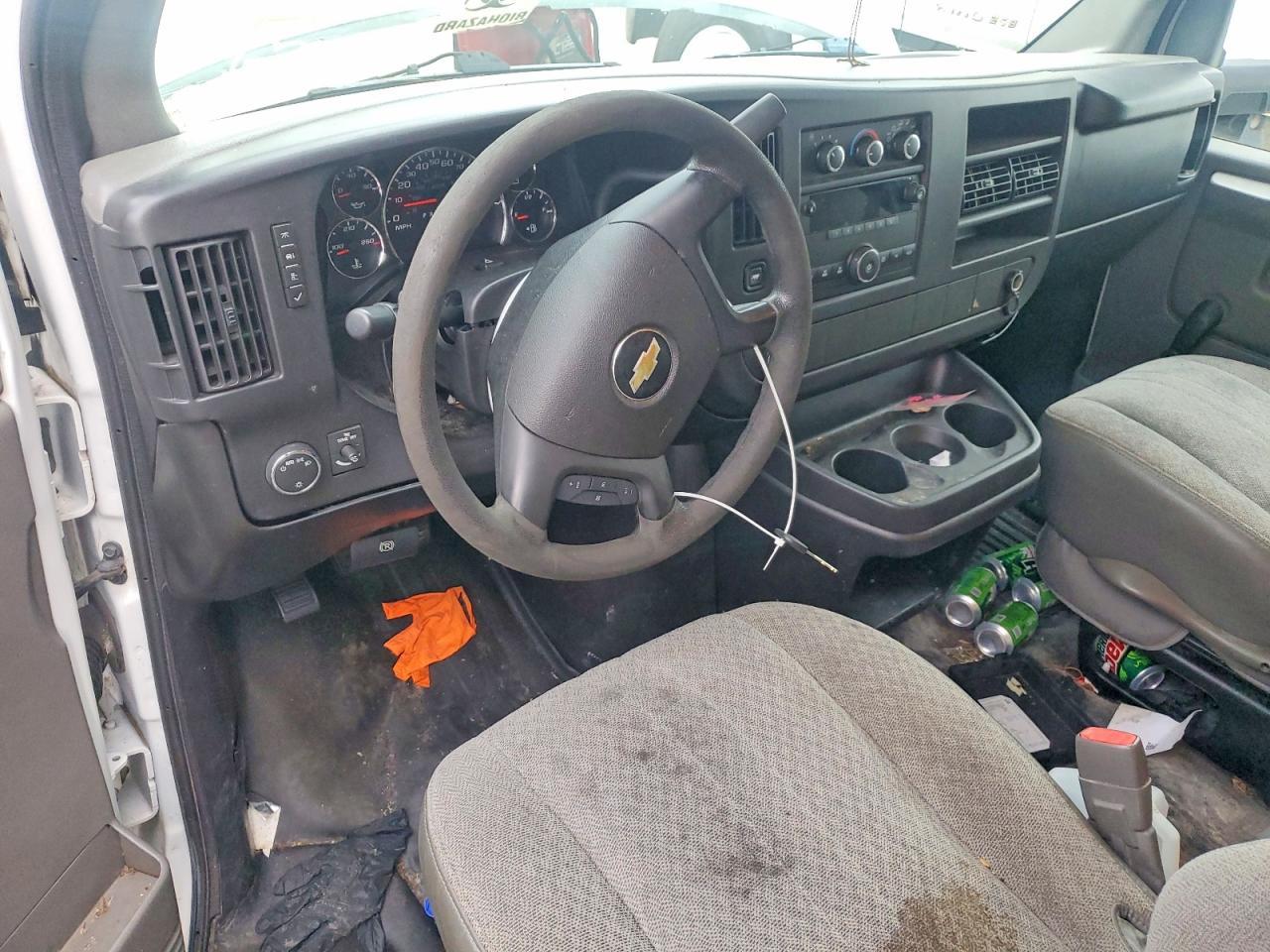 2014 Chevrolet Express BOX Truck