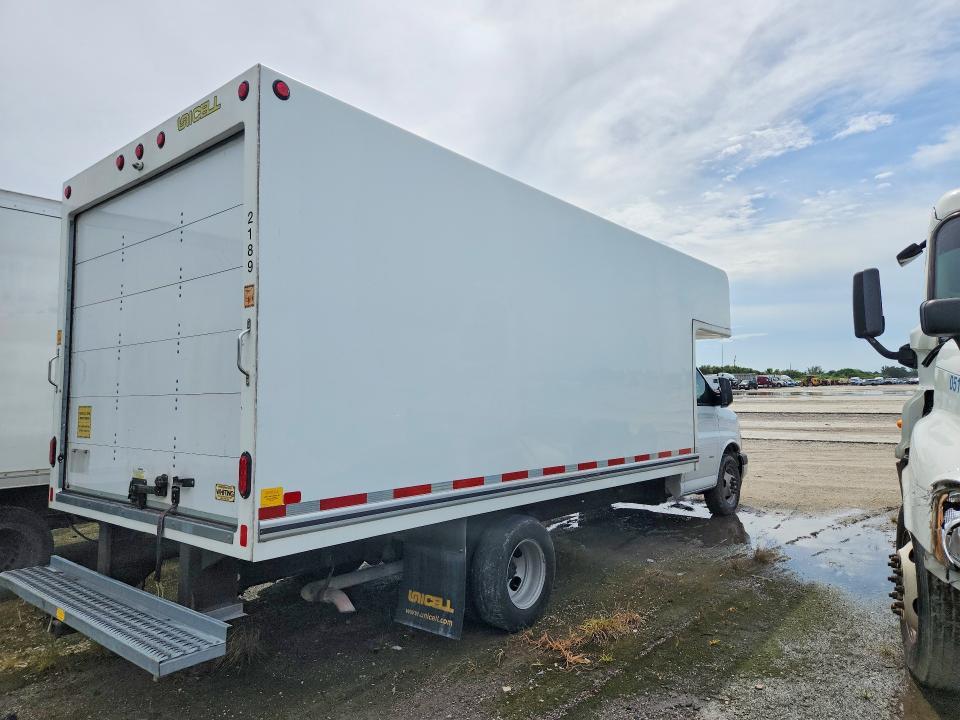 2021 Chevrolet Express BOX Truck
