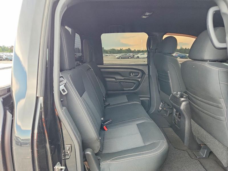 2018 Nissan Titan SV