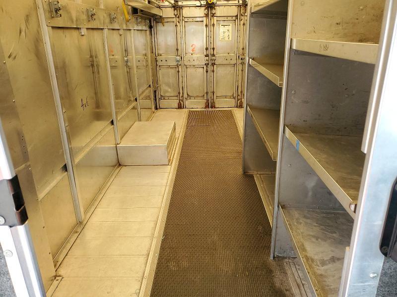 2005 Freightliner Chassis M Line WALK-IN Van
