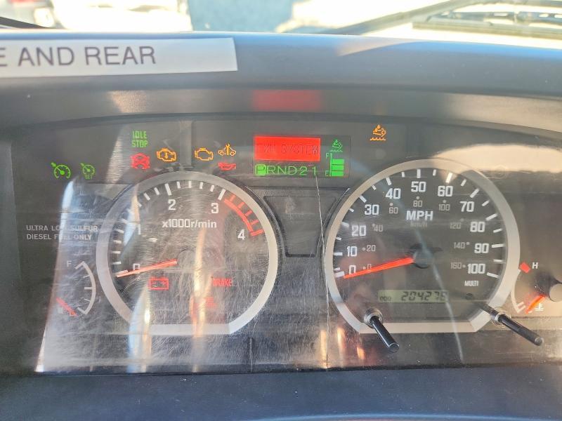 2011 Isuzu NPR BOX Truck