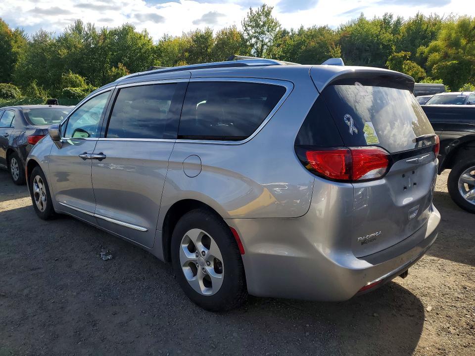 2017 Chrysler Pacifica Touring L Plus