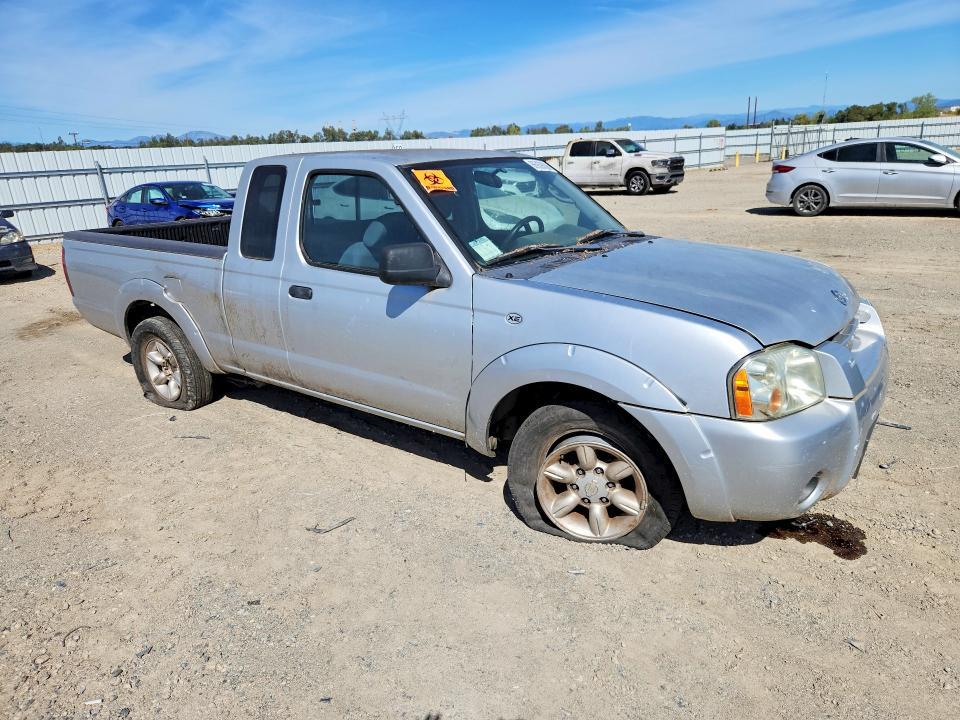 2004 Nissan Frontier Standard