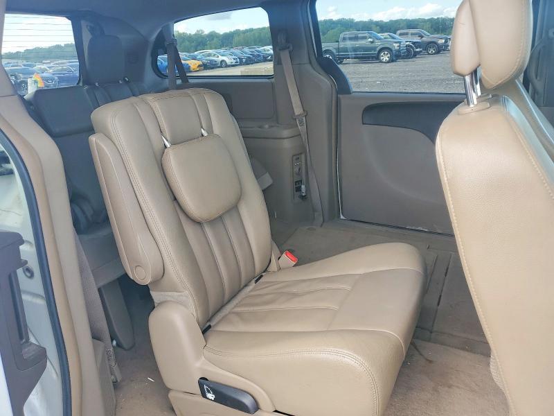 2015 Chrysler Town & Country Touring