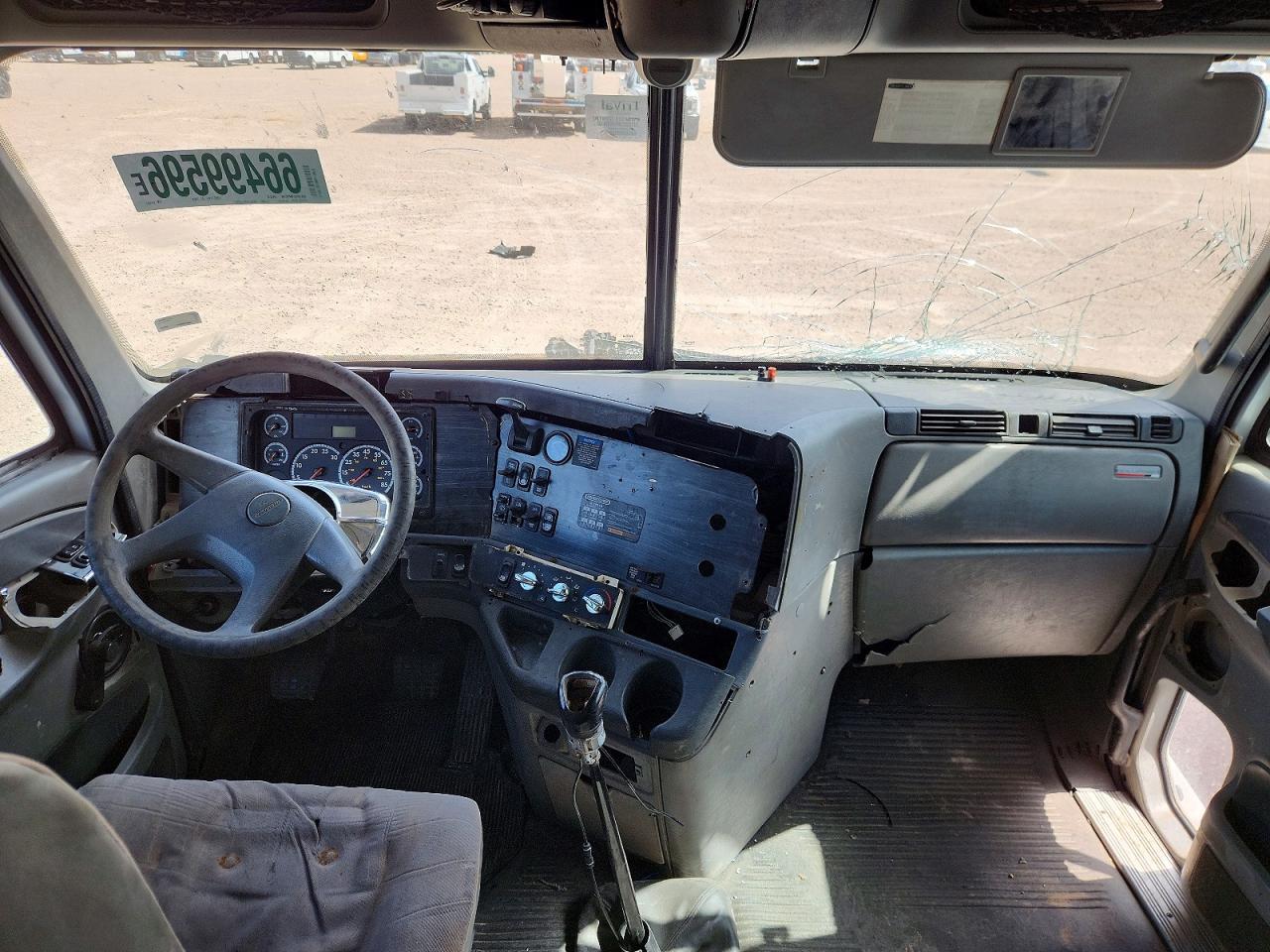 2007 Freightliner Columbia 120 Semi Truck