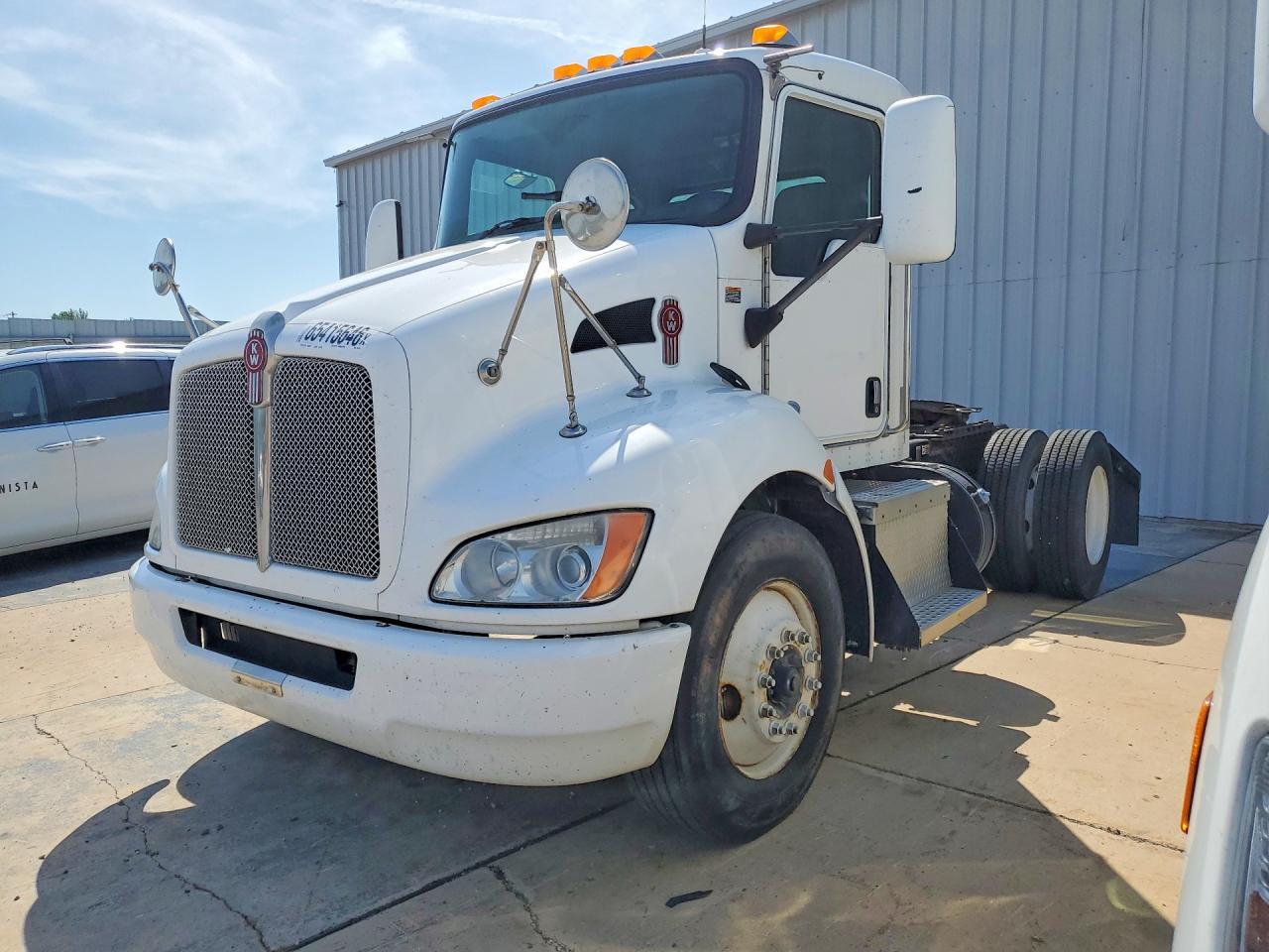2016 Kenworth Construction T370