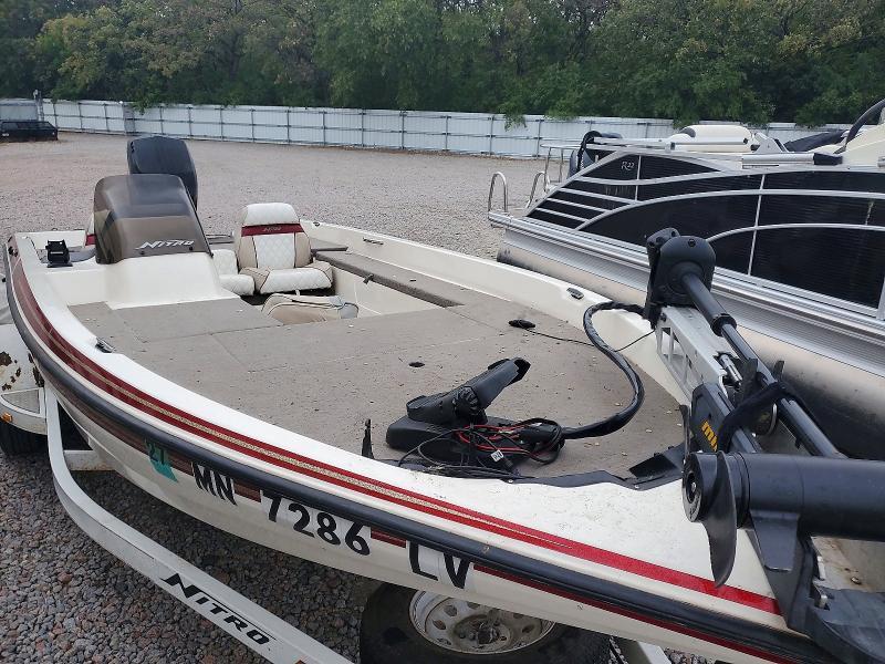 1995 Tracker Nitro Boat