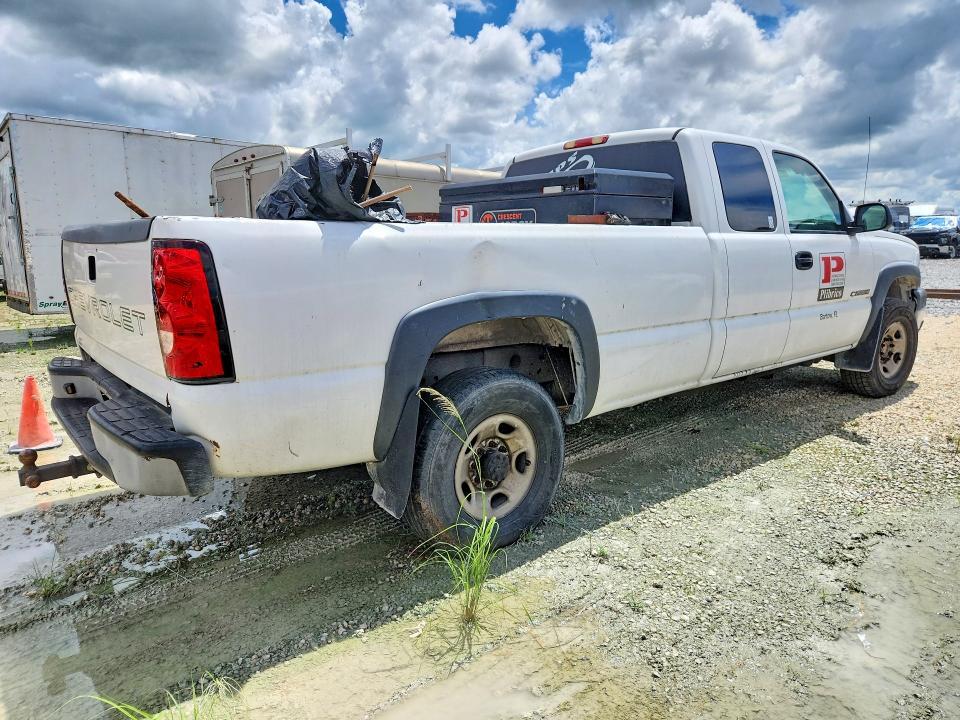 2004 Chevrolet Silverado C2500 Heavy Duty