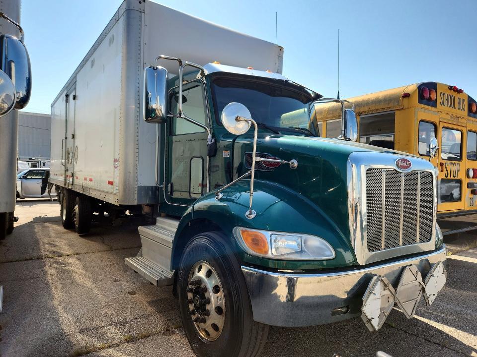 2018 Peterbilt 348 BOX Truck