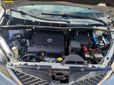 2015 Toyota Sienna Sport