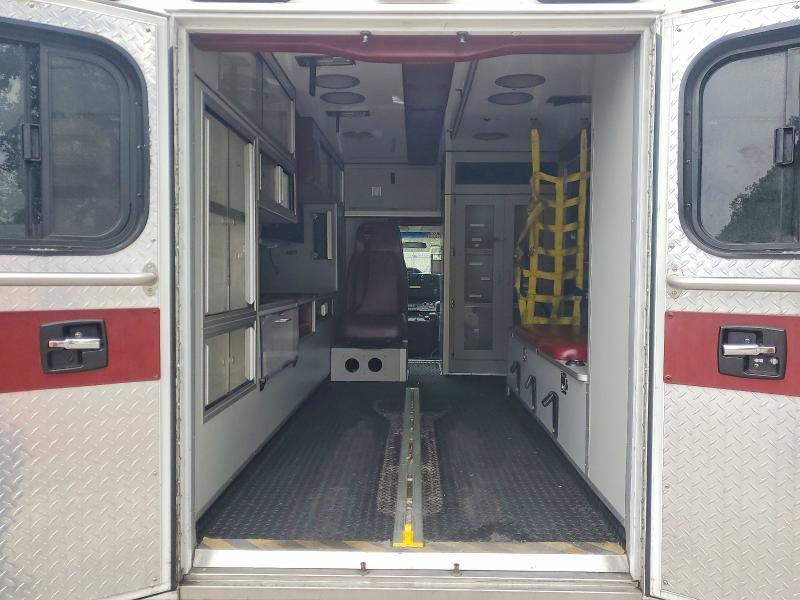2009 Ford E350 Econo-Ambulance