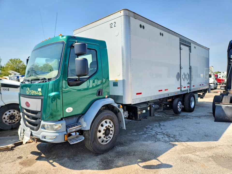 2017 Peterbilt 220 BOX Truck