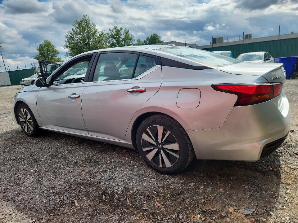 2021 Nissan Altima SV
