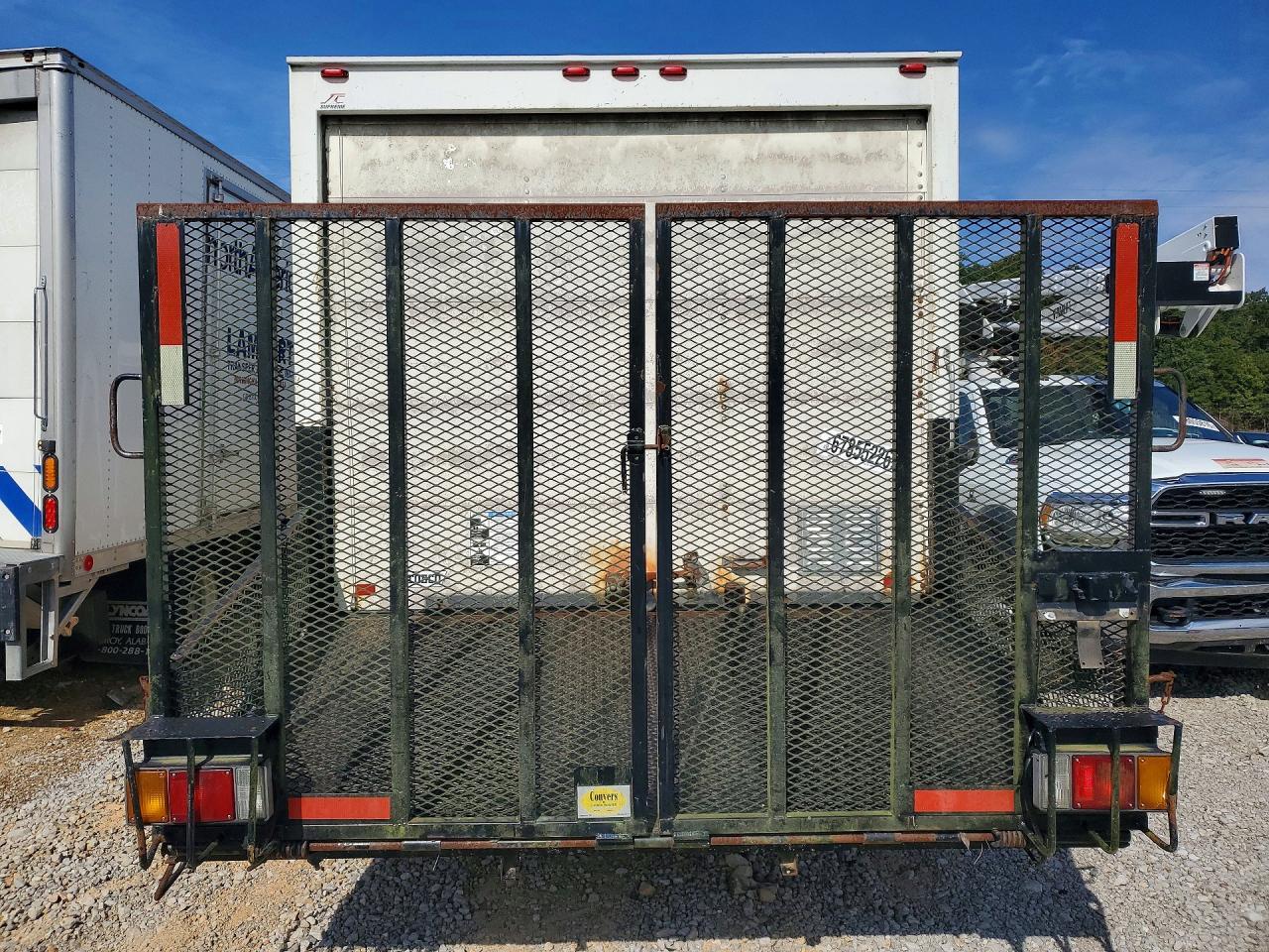 2013 Isuzu NPR BOX Truck
