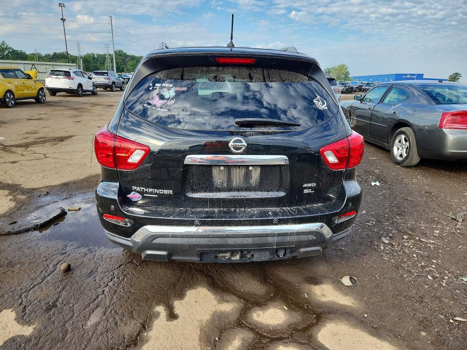 2017 Nissan Pathfinder SL