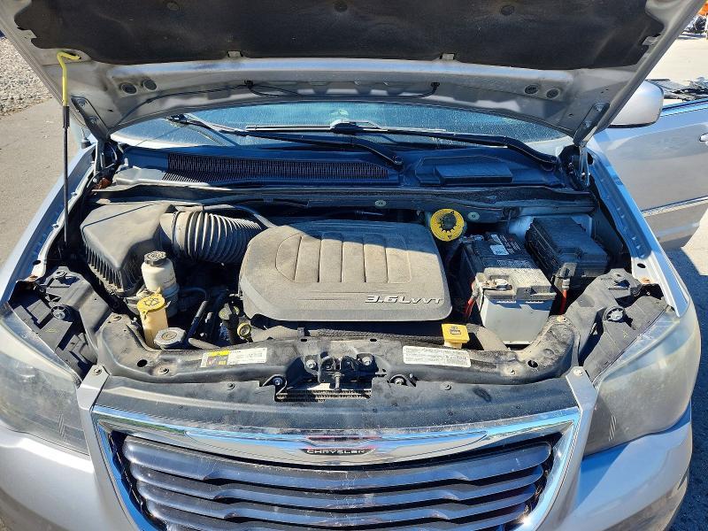 2014 Chrysler Town & Country S
