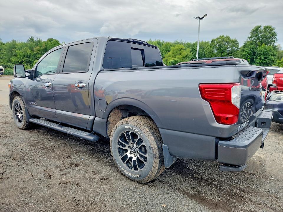 2021 Nissan Titan SV