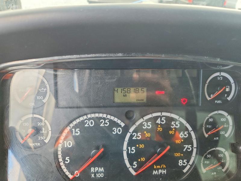 2006 Frht - Freightliner 2006 Freightliner Business Class M2 BOX Truck