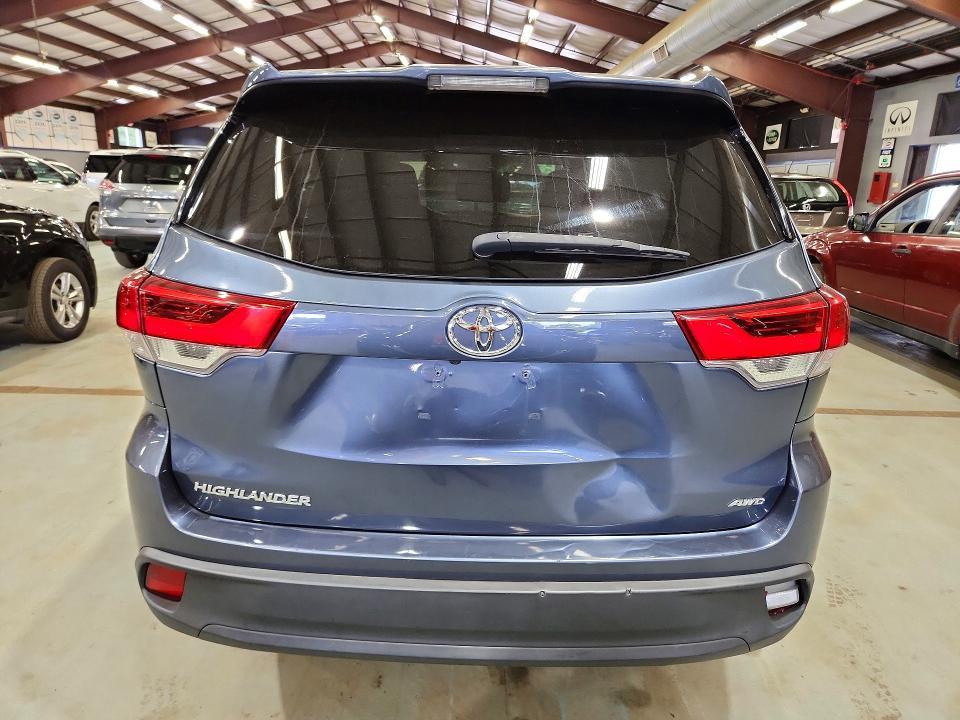 2019 Toyota Highlander LE
