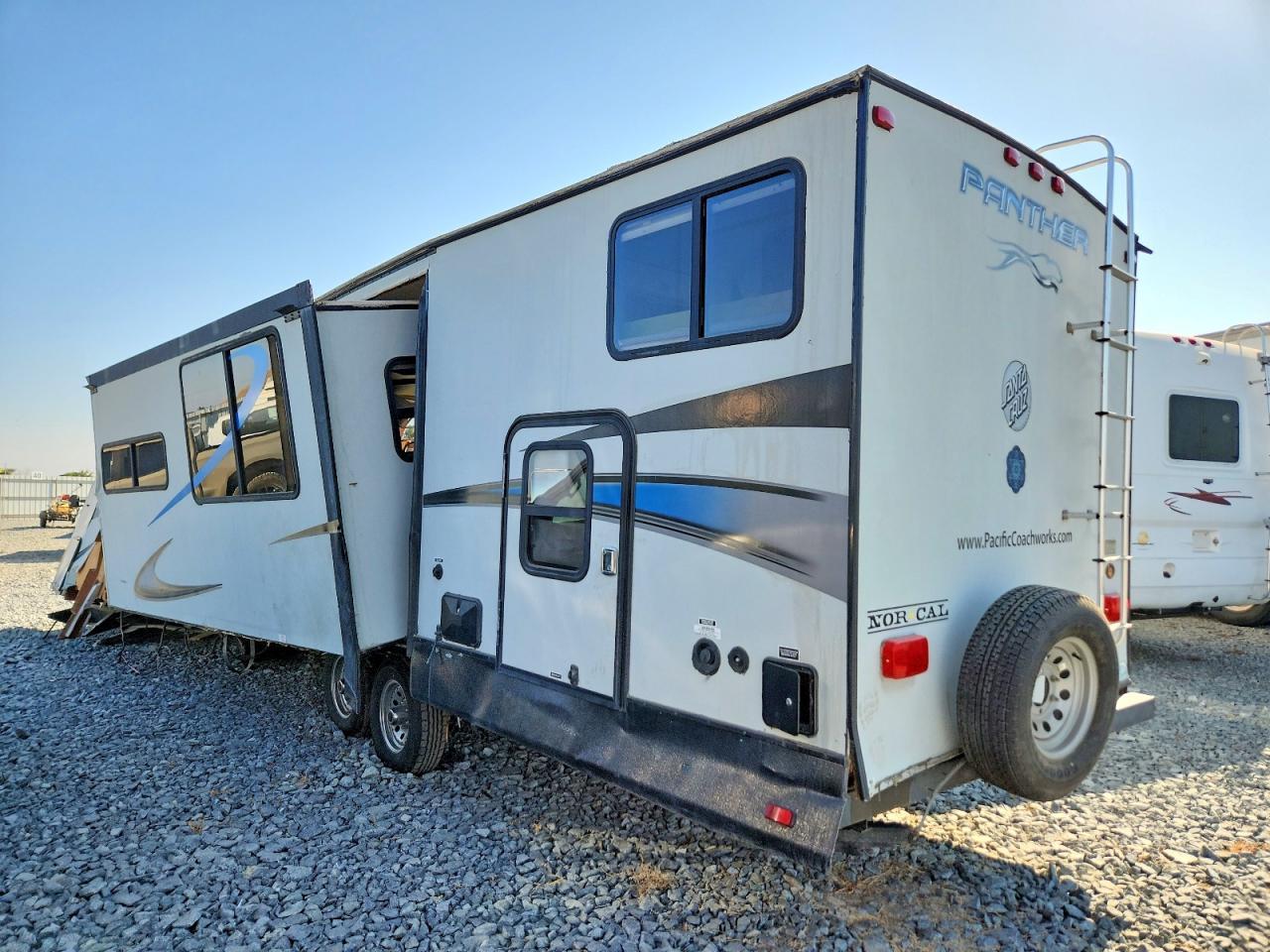 2014 Pathfinder 2014 Pacific Coachworks Panther Camper