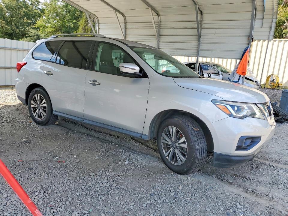 2018 Nissan Pathfinder SV