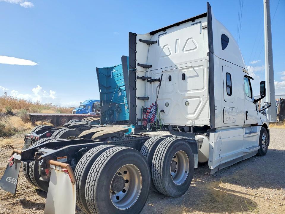 2019 Freightliner Cascadia 1-Truck Cab AND Chassis