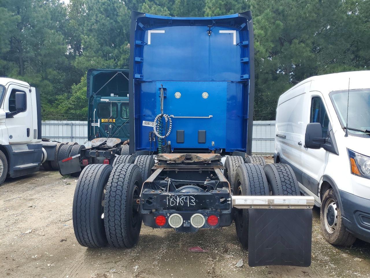 2018 Kenworth T680 Semi Truck