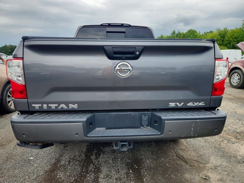 2021 Nissan Titan SV