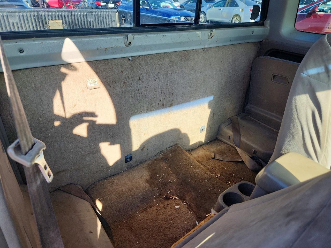2001 Nissan Frontier XE